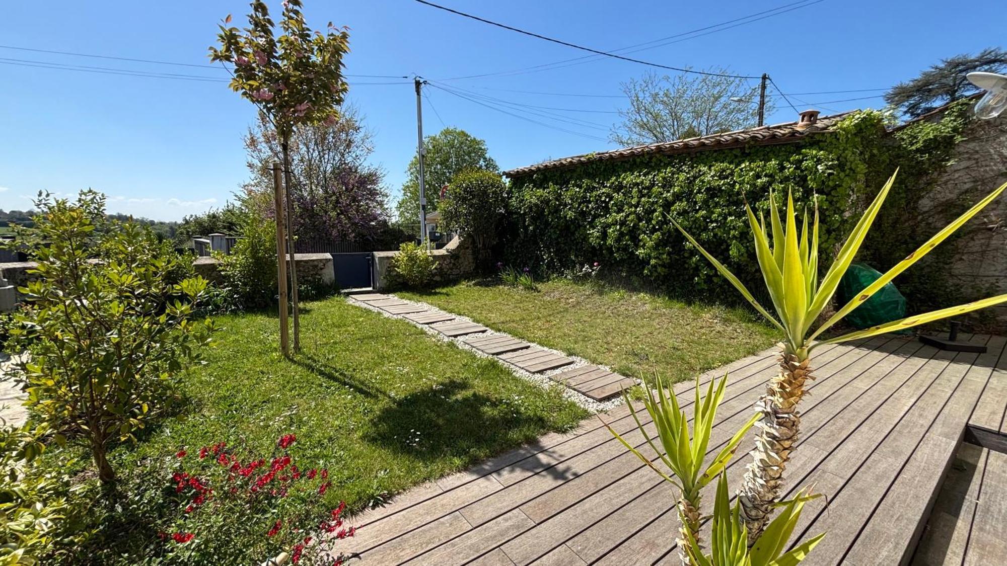 Maison De Charme Avec Jardin Et Terrasse Camblanes-et-Meynac Екстер'єр фото